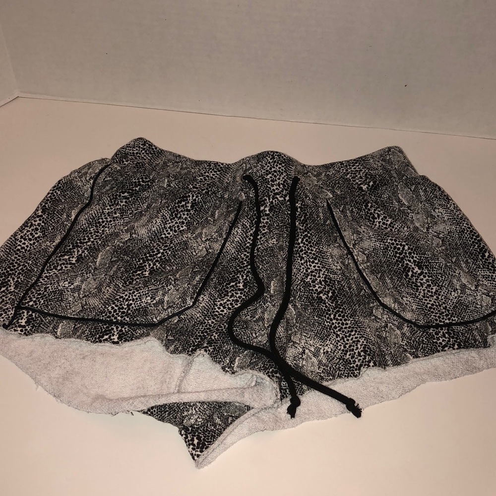 These are comfy elastic waist shorts size Small